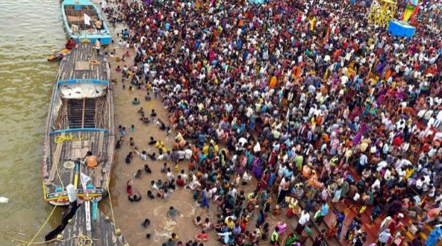 สลด! ผู้แสวงบุญอินเดียเหยียบกันตาย 27 ศพ ริมตลิ่งแม่น้ำศักดิ์สิทธิ์