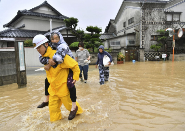 ภัยธรรมชาติถล่มหนัก!!  ล่าสุดญี่ปุ่น น้ำท่วมใหญ่ ตายกว่า 38 ชีวิต!!