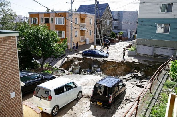 ญี่ปุ่นยังคงน่วม! แผ่นดินไหวเขย่าฮอกไกโด ตึกถล่มหลายแห่ง 