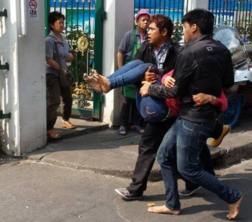 ด่วน!บึ้มเวทีอนุสาวรีย์ชัยฯ 2 ลูก ถาวรรอด-เจ็บเพียบรวมสื่อสาว