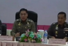 ผบ.ตร.ประชุมคดีฆ่ายกครัว 8 ศพ พบเบอร์ต้องสงสัยโทรเข้าช่วงเกิดเหตุ