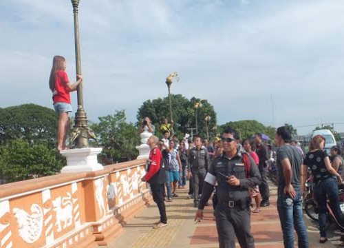 สาวประเภท2จ่อโดดสะพาน ญาติฝ่ายแม่แฟนหนุ่มกีดกัน 