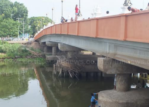 สาวประเภท2จ่อโดดสะพาน ญาติฝ่ายแม่แฟนหนุ่มกีดกัน 