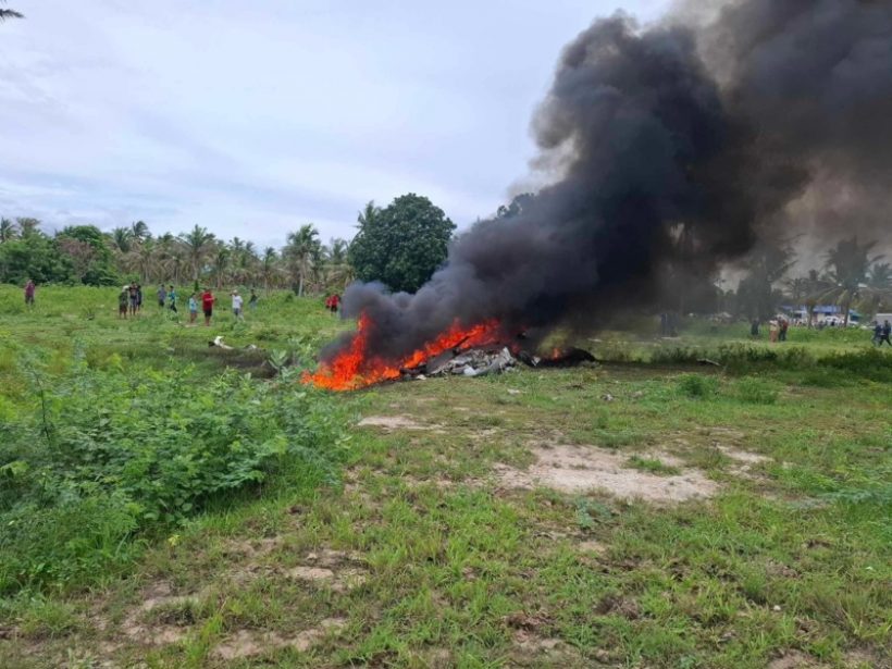 ชาวบ้านเล่านาที เฮลิคอปเตอร์เบลล์ 212 ระเบิดกลางอากาศก่อนร่วง