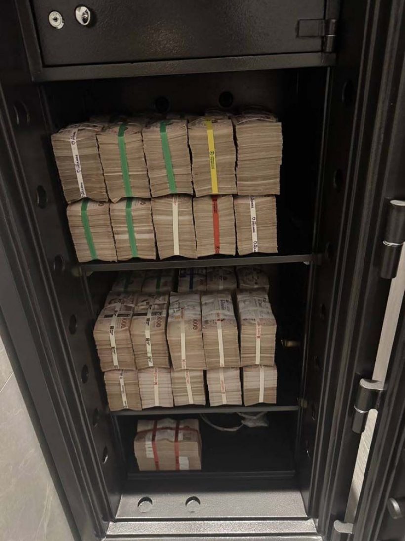 เปิดภาพกองเงินสด รถหรู ฯลฯ DSI ยึดจากคดี Forex
