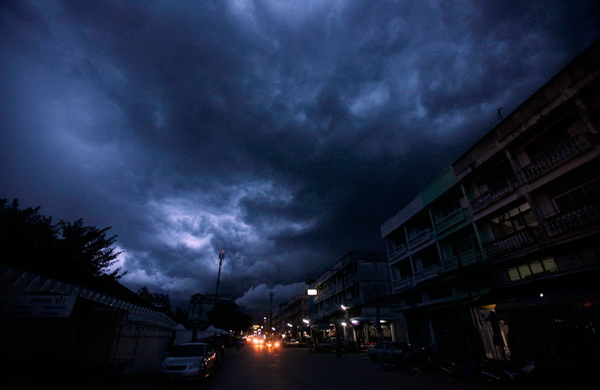 สื่ออเมริกันแพร่ภาพมหาอุทกภัยไทย 54 - แบงก์คอก อันเดอร์วอเทอร์!