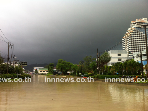 ฝนถล่มภูเก็ต น้ำท่วมสูงร่วม 1 เมตร