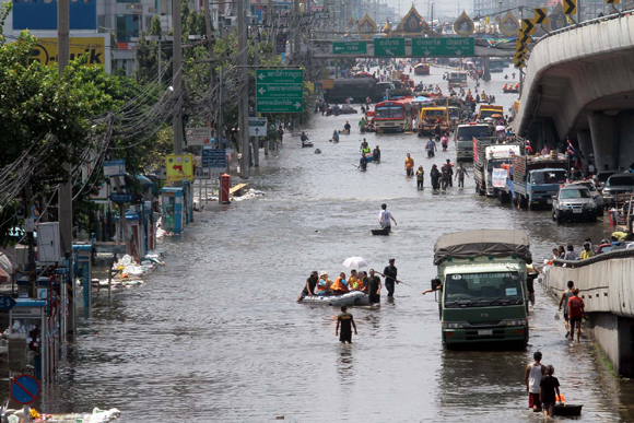 ชมภาพชุดนํ้าท่วม กทม.-นนท-ปทุม21ต.ค.54