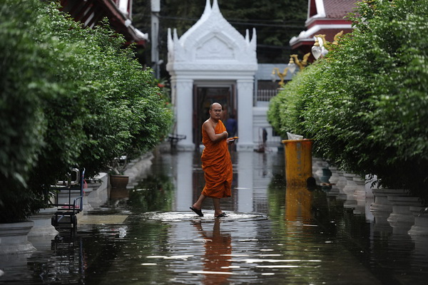 สื่ออเมริกันแพร่ภาพมหาอุทกภัยไทย 54 - แบงก์คอก อันเดอร์วอเทอร์!(2)