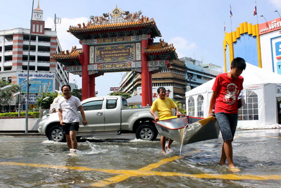 เราจะร่วมฝ่าฟันอุทกภัยไปด้วยกันดอนเมือง-เยาวราช 