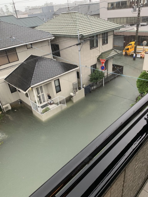 โซเชียลแห่ชม! หลังเห็น “ภาพน้ำท่วมใสแจ๋ว” ท่ามกลางซุปเปอร์พายุ “ฮากิบิส” ที่ญี่ปุ่น