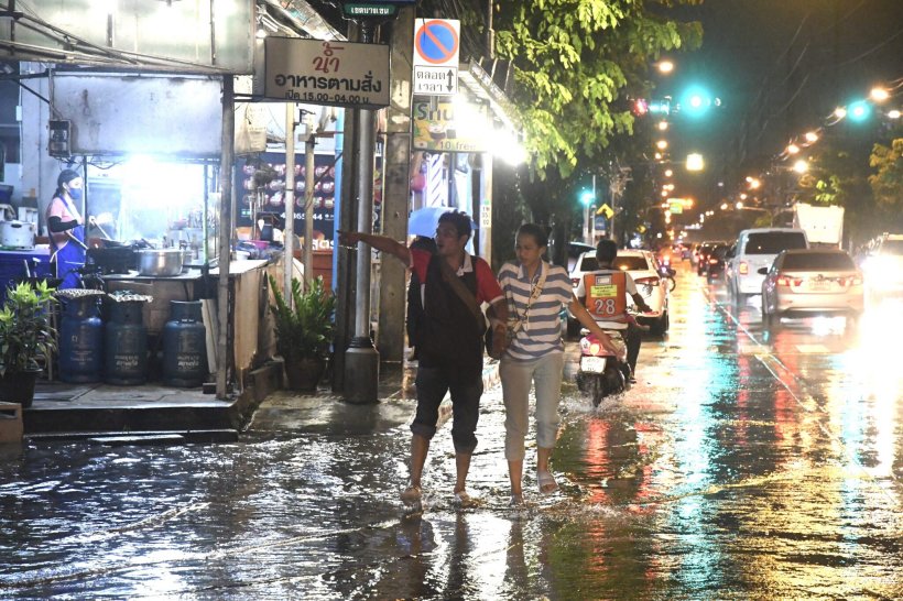 คนกรุงอ่วม! ฝนถล่มหลังเลิกงาน น้ำท่วมขังหลายพื้นที่