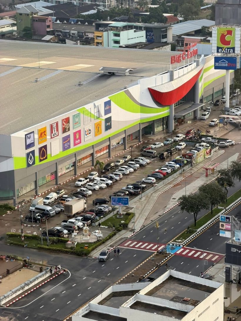 หาดใหญ่สุดช้ำ ล่าสุดน้ำเริ่มลด เเต่สภาพเหมือนโดนสึนามิถล่ม!