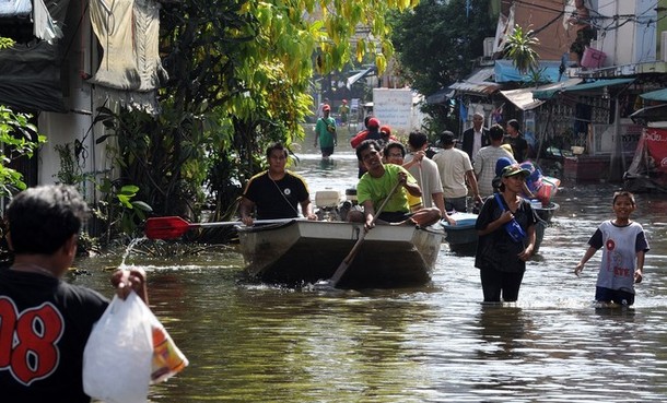 ประมวลภาพ น้ำท่วม 6 พ.ย. 54 @thaitvnews