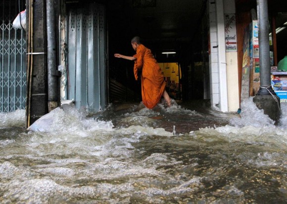 สื่อนอกแพร่ภาพชุด “Thailand Floods Pass Their Peak”