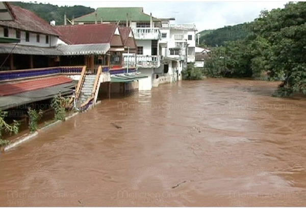น้ำท่วมฝั่งพม่าทะลักข้ามชายแดนแม่สาย