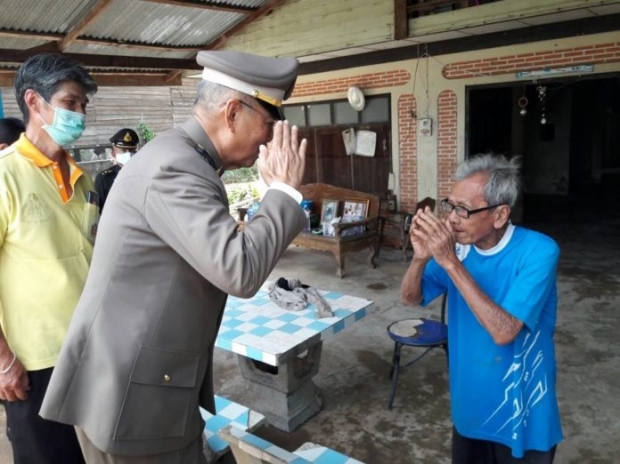 ในหลวง พระราชทานพระราชทรัพย์ส่วนพระองค์ ช่วยผู้ประสบภัยน้ำท่วม