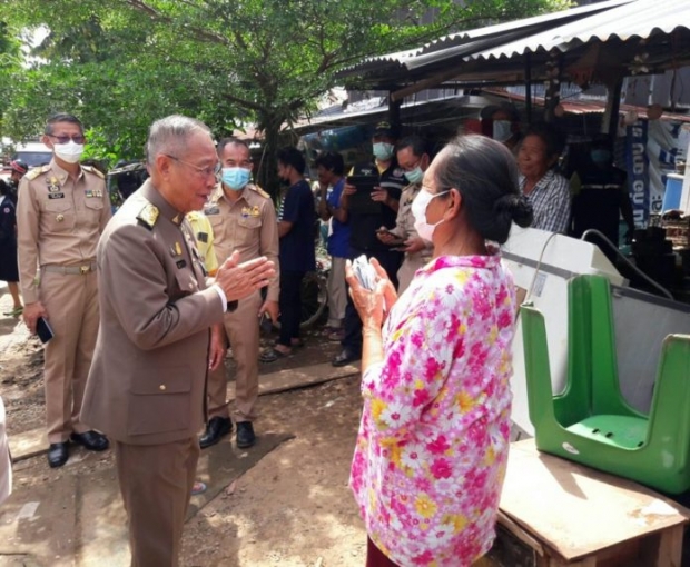 ในหลวง พระราชทานพระราชทรัพย์ส่วนพระองค์ ช่วยผู้ประสบภัยน้ำท่วม