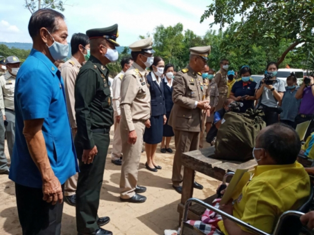 ในหลวง พระราชทานพระราชทรัพย์ส่วนพระองค์ ช่วยผู้ประสบภัยน้ำท่วม