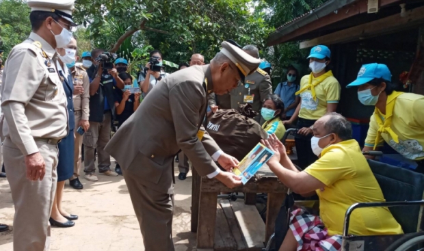 ในหลวง พระราชทานพระราชทรัพย์ส่วนพระองค์ ช่วยผู้ประสบภัยน้ำท่วม