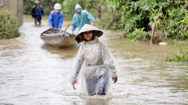 เซ่นพิษ พายุโมลาเบ เเล้ว 16 ศพ ดินถล่มคนหายพุ่ง 80 คน