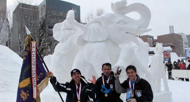 ทีมไทยเจ๋งคว้าแชมป์แกะสลักหิมะด้วยผลงานช้างวาดรูป 