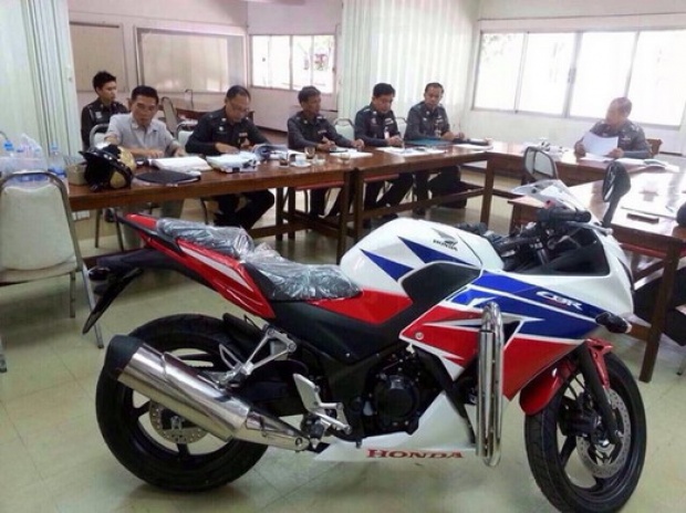 ตำรวจของบ คสช. 2 พันล้าน ซื้อ Honda CBR 300 เป็นรถสายตรวจ 