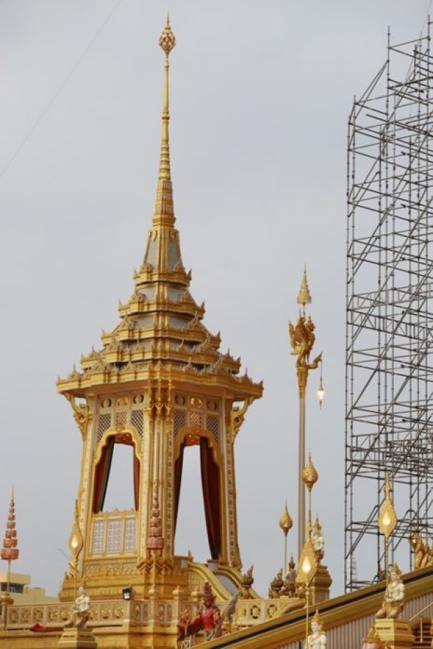 เผยพระนพปฎลมหาเศวตฉัตรยอดพระเมรุมาศสูง 5.10 เมตร ยึดต้นแบบสมัย ร.6 และ ร.8