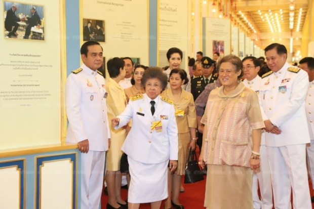 “สมเด็จพระเทพฯ” ทรงเปิดนิทรรศการพระเมรุมาศ รับสั่งดูแลความเรียบร้อยให้ประชาชน