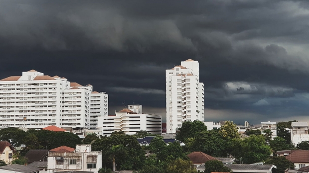 พยากรณ์อากาศวันนี้ ฝนตกต่อเนื่อง เตือนพื้นที่เสี่ยงภัยระวังอันตราย!