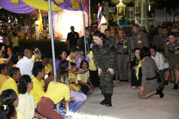  พระราชินี สนพระทัยจักสานป่านศรนารายณ์ อาชีพพระราชทาน ‘สมเด็จพระพันปี’