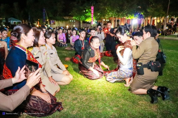 งดงาม เจ้าคุณพระสินีนาฏ สวมชุดผ้าไหมแพรวา ร่วมฟ้อนรำกับชาวกาฬสินธุ์อบอุ่น