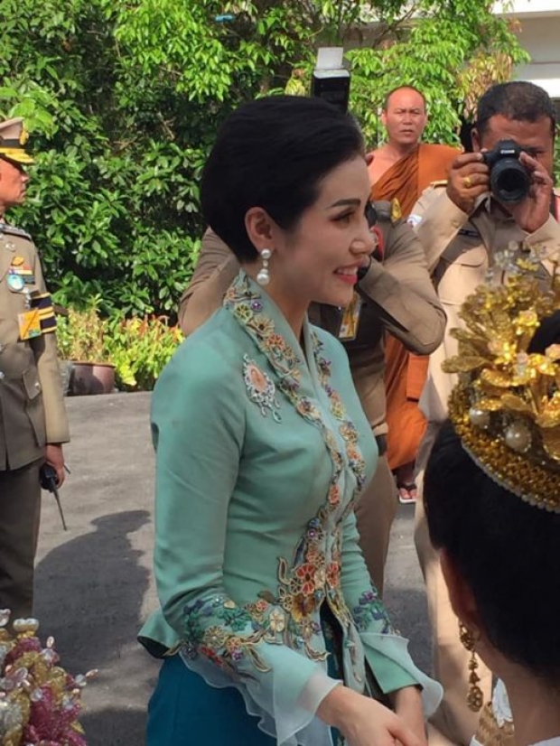 เจ้าคุณพระสินีนาฏ พิลาสกัลยาณี สง่างามในชุดย่าหยา ปฏิบัติภารกิจที่จ.ภูเก็ต