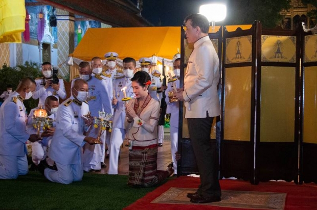 ในหลวง เสด็จฯ พร้อมด้วย เจ้าคุณพระฯ ทรงบำเพ็ญพระราชกุศลที่ ลำพูนและร้อยเอ็ด