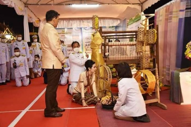 ในหลวง เสด็จฯ พร้อมด้วย เจ้าคุณพระฯ ทรงบำเพ็ญพระราชกุศลที่ ลำพูนและร้อยเอ็ด