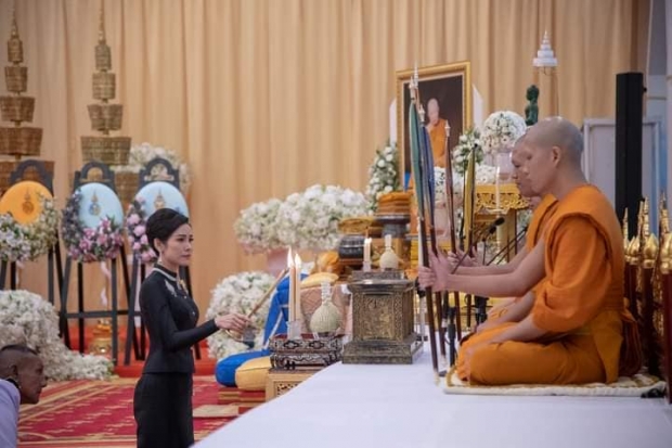 เจ้าคุณพระสินีนาฏฯ  ไปในการบำเพ็ญพระราชกุศลสมเด็จพระญาณวชิโรดม