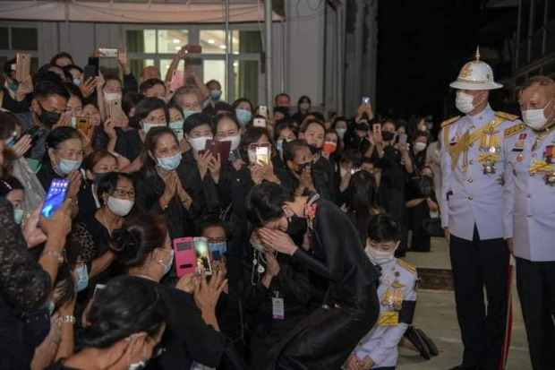 เจ้าคุณพระสินีนาฏฯ  ไปในการบำเพ็ญพระราชกุศลสมเด็จพระญาณวชิโรดม