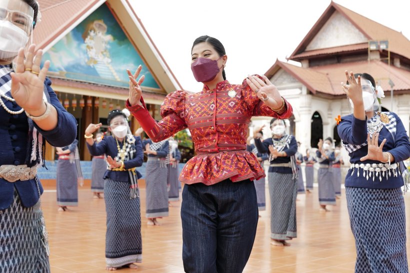 เจ้าฟ้าสิริวัณณวรีฯ ทรงร่วมฟ้อนรำบูชาพระธาตุประสิทธิ์