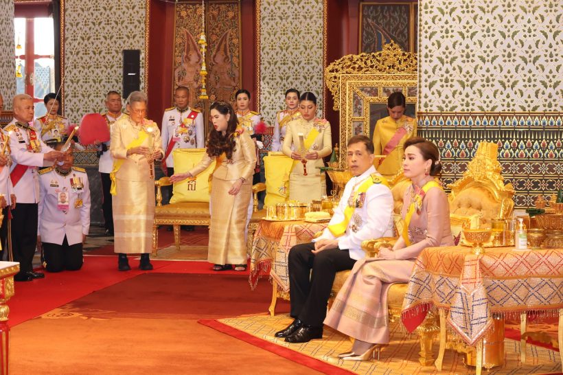 ในหลวง พระราชินี เสด็จฯ ทรงบำเพ็ญพระราชกุศล เนื่องในวันฉัตรมงคล
