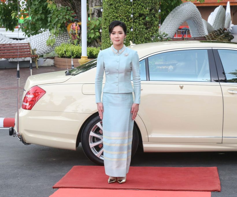 ในหลวง โปรดเกล้าฯ คุณหญิงชยุตรา ผู้แทนพระองค์ไปในพิธีสมโภชวัดตะโก