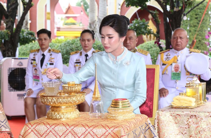 ในหลวง โปรดเกล้าฯ คุณหญิงชยุตรา ผู้แทนพระองค์ไปในพิธีสมโภชวัดตะโก