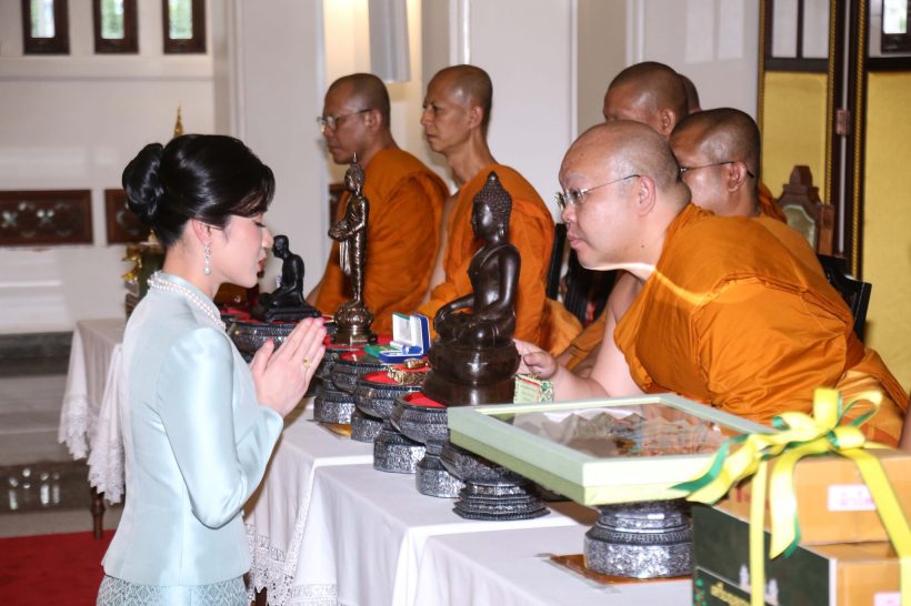 ในหลวง โปรดเกล้าฯ คุณหญิงชยุตรา ผู้แทนพระองค์ไปในพิธีสมโภชวัดตะโก