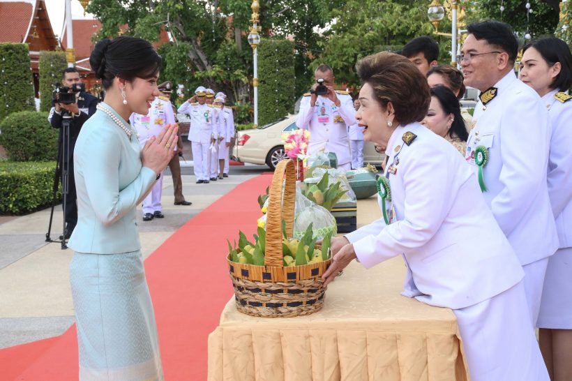 ในหลวง โปรดเกล้าฯ คุณหญิงชยุตรา ผู้แทนพระองค์ไปในพิธีสมโภชวัดตะโก