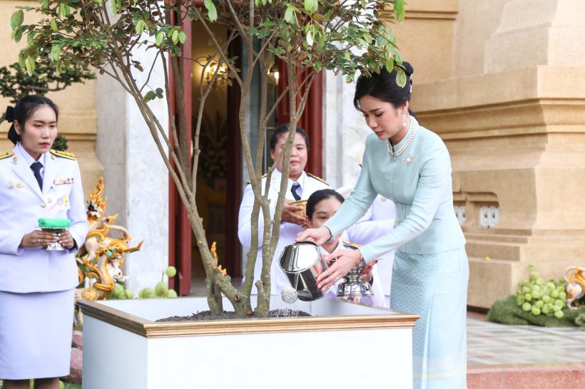 ในหลวง โปรดเกล้าฯ คุณหญิงชยุตรา ผู้แทนพระองค์ไปในพิธีสมโภชวัดตะโก