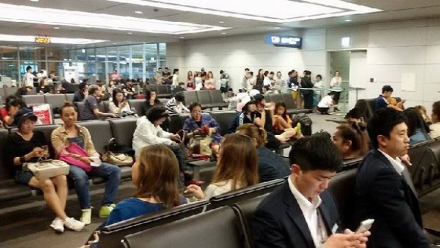 เครื่องบินแอร์เอเชียเสีย - ตกค้างนับร้อย ที่สนามบินอินชอน ประเทศเกาหลีใต้ 