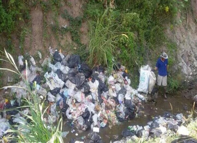 แฉ!! รีสอร์ทดังมักง่ายลอบทิ้งขยะในป่าสงวนฯ