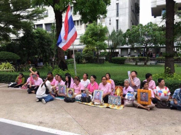 พระบรมฯ เสด็จฯถึงศิริราช ฟ้าหญิง-ทูลกระหม่อม เฝ้าพระอาการ