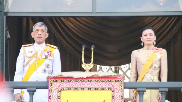 ร.10 พระราชทานเงิน แก่โรงพยาบาล 27 แห่งจัดซื้อเครื่องมือและอุปกรณ์ทางการแพทย์