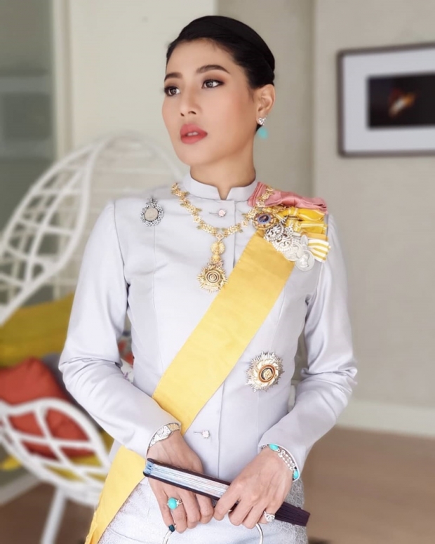 ทรงพระสิริโฉมงดงาม เจ้าฟ้าสิริวัณณวรี เสด็จเเทนพระองค์ ในการถวายผ้าพระกฐิน