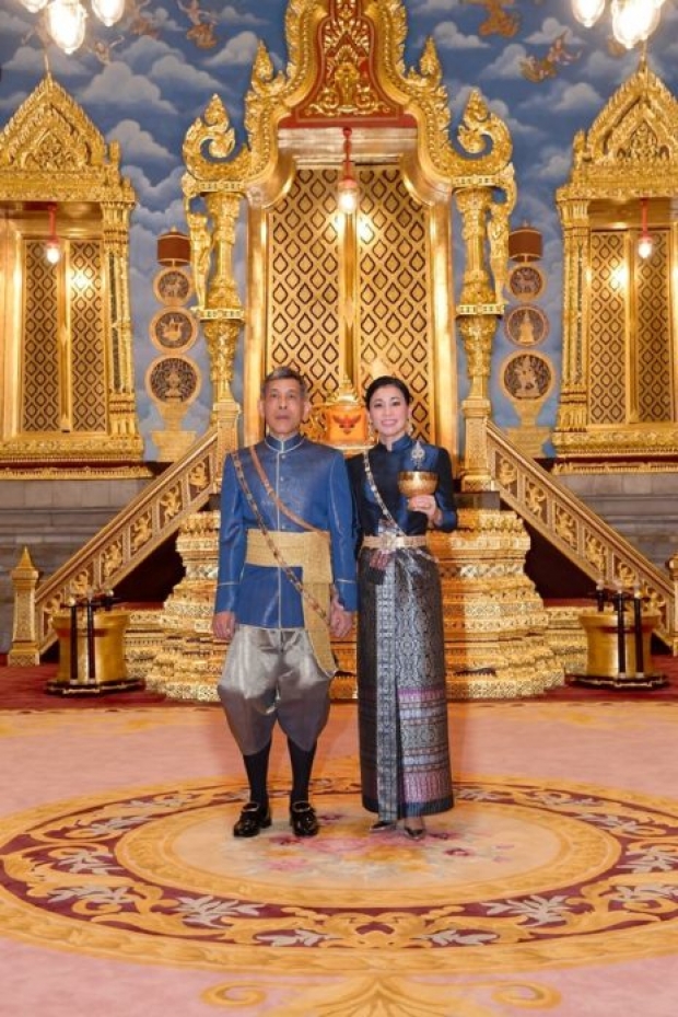 ปีติ พระราชินี เสด็จฯ ริ้วขบวนราบ คู่เคียงพระราชยาน ในการเสด็จฯ เลียบพระนคร